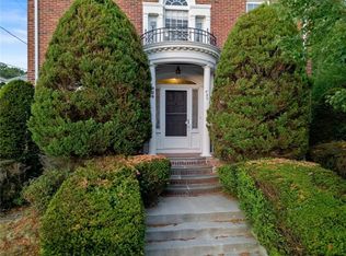 823 Charles St, Providence, RI 02904