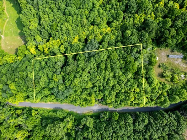 2571 Seal Rd, Marcellus, NY 13108