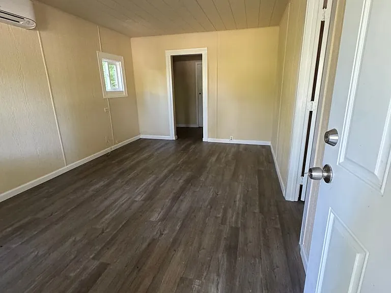 3251 Rogue River Hwy — Photo 2
