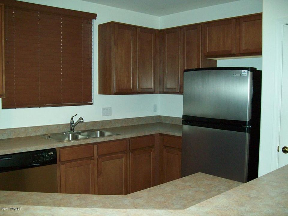 1st image of 938 W Calle Carasol