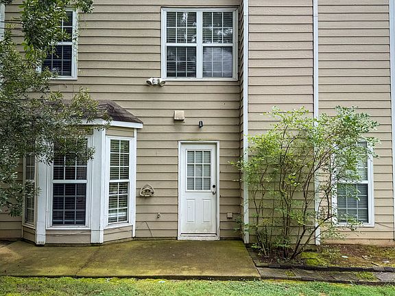 5th image of 3339 Benthollow Ln