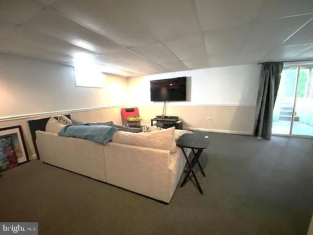 3 bed, 2.5 bath, 1874 sqft, $2,500 — Photo 4