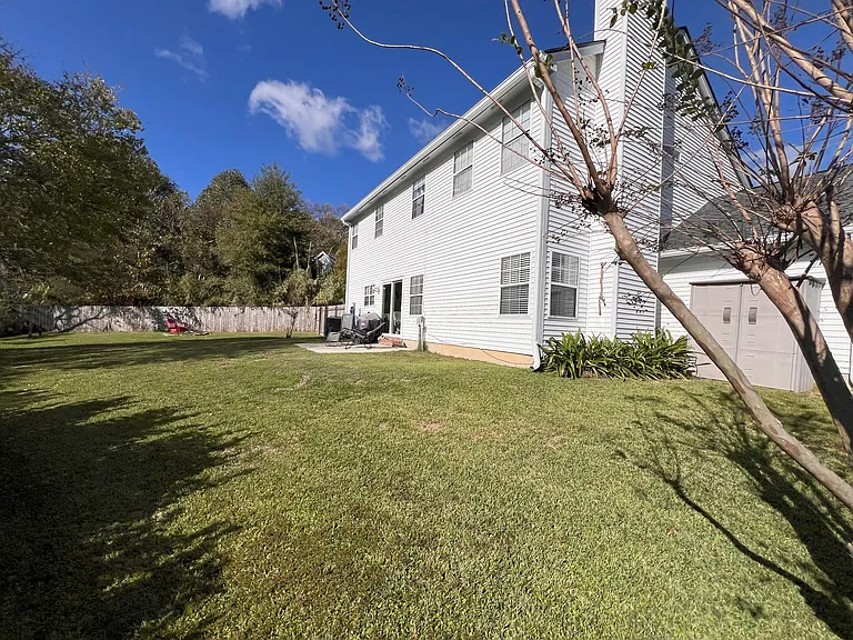 109 Barrie Ct — Photo 22