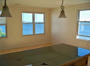 136 Narragansett Ave, Riverside, RI 02915