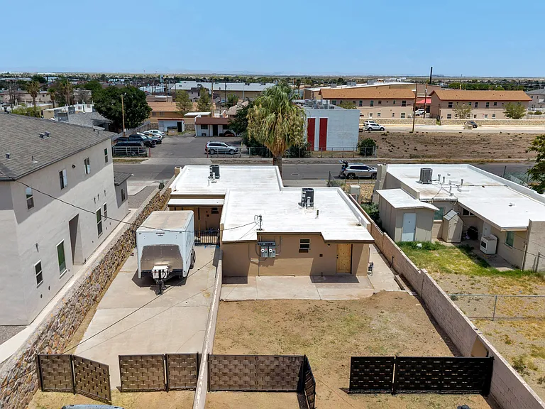 8931 Robert Dr #EL — Photo 48