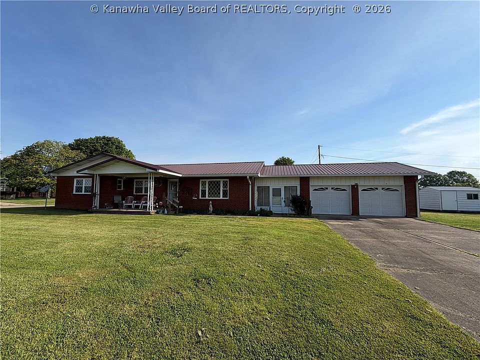 1st image of 220 Simmons Dr