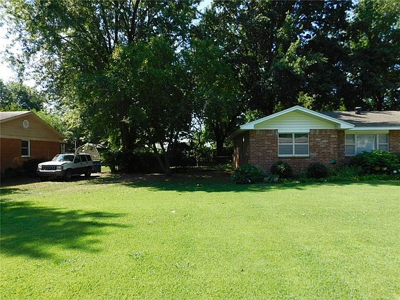 2nd image of 2306 SE 15th St