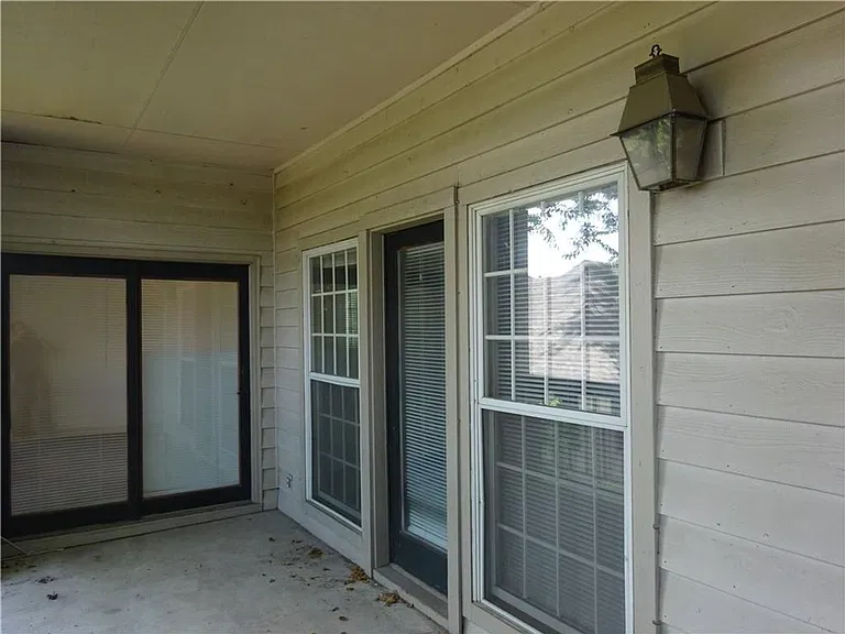 3200 Duval St #204 — Photo 16