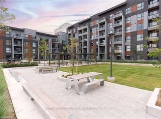 95 Dundas St W #324, Oakville, ON L6M 4L9