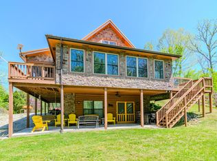 322 Weekender Ln, Burkesville, KY 42717