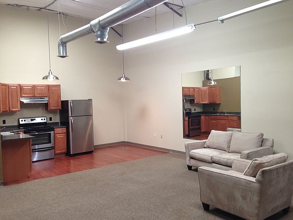 3rd image of 1401 Maclovia St Ste G