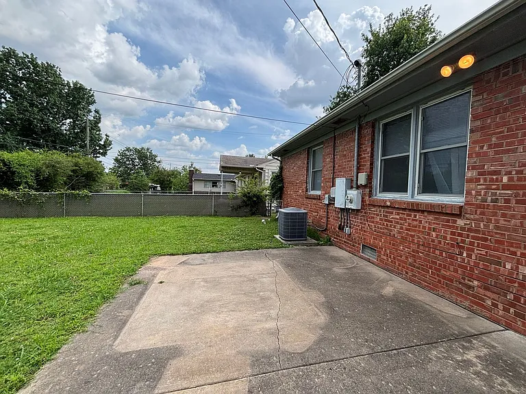 2633 S Toledo Ave — Photo 8
