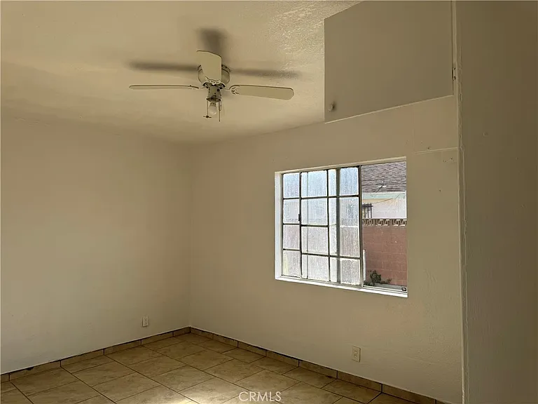 1111 W 93rd St — Photo 3