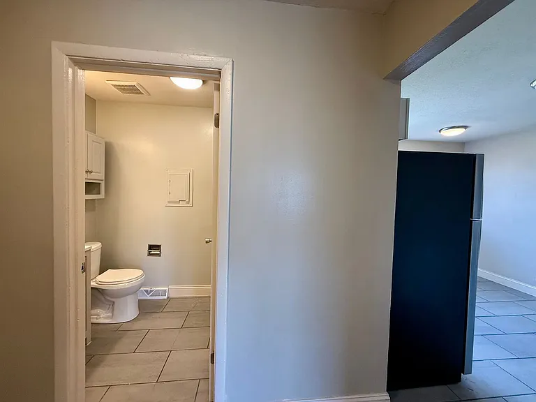 2422 W Savannah St — Photo 9