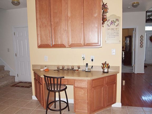 Built-in desk & more cabinets