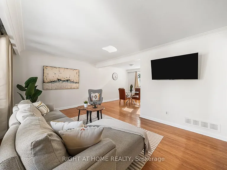 35 Caswell Dr — Photo 5