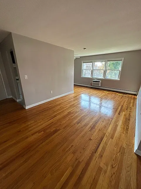 128 Newark Ave #5
