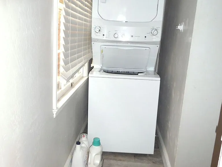 801 Washington St — Photo 16
