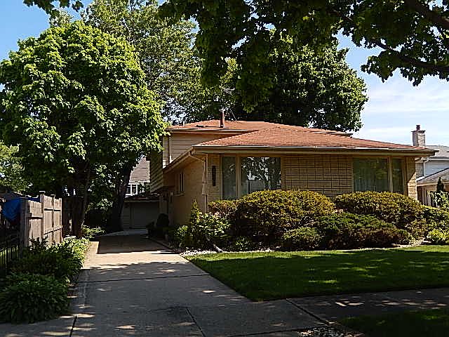 1st image of 4938 W 106th St