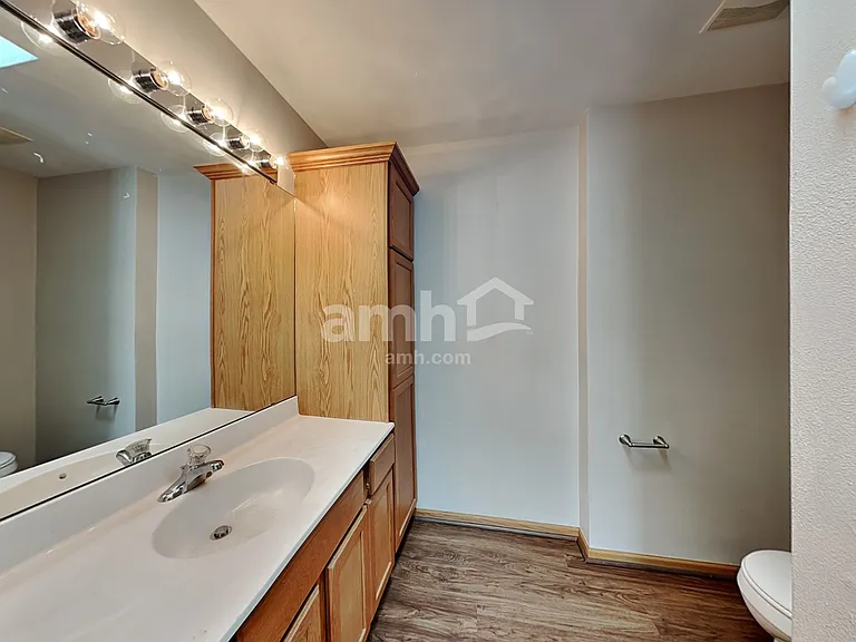 1268 Eds Pl — Photo 10