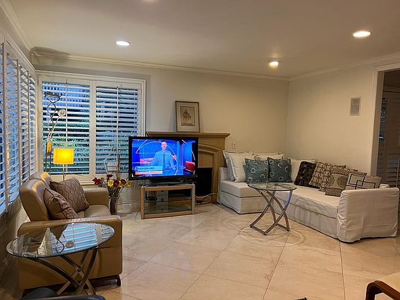 5th image of 18316 Hatteras St APT 3