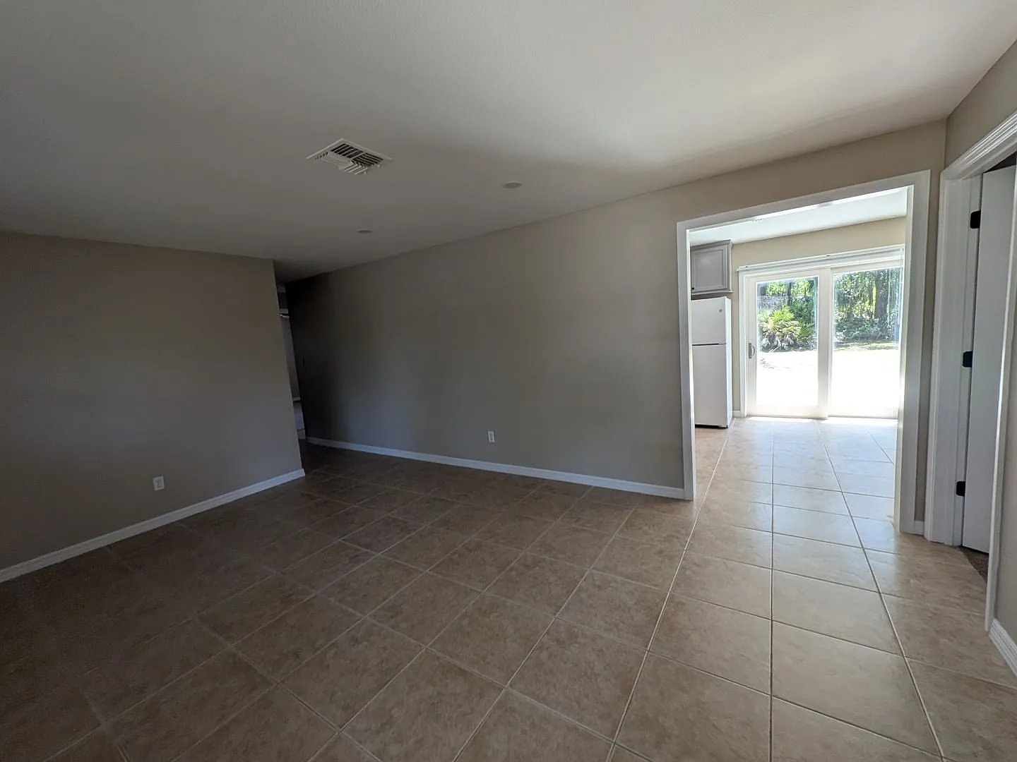 Crystal River 3/2/1 located near US 19 and Downtown Crystal River — Photo 3