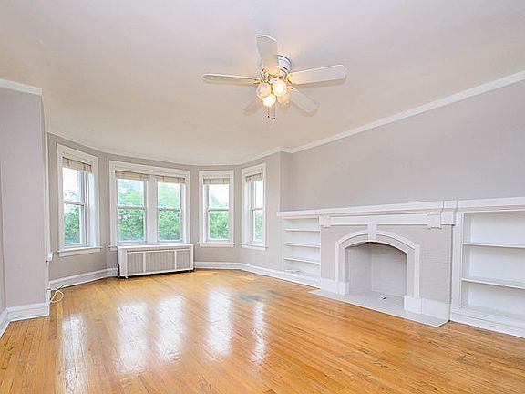 4th image of 6054 N Claremont Ave #3