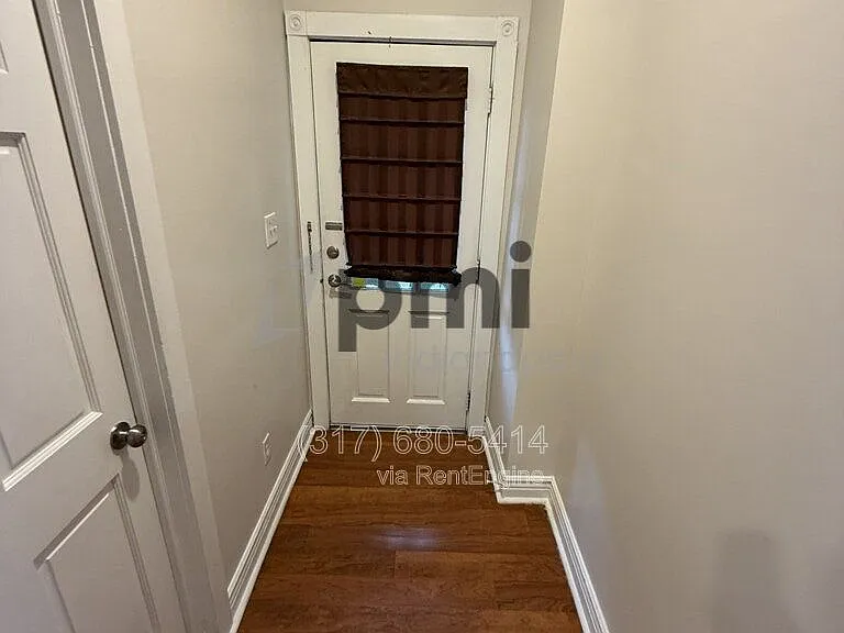 233 N East St — Photo 28