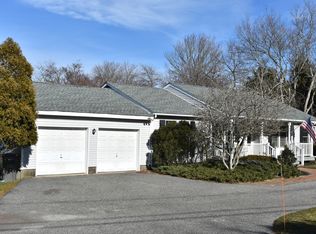 24 Country Club Dr, Southampton, NY 11968