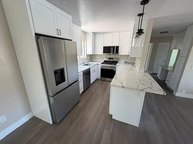 2 bed, 1.5 bath, 1200 sqft, $3,400 — Photo 3