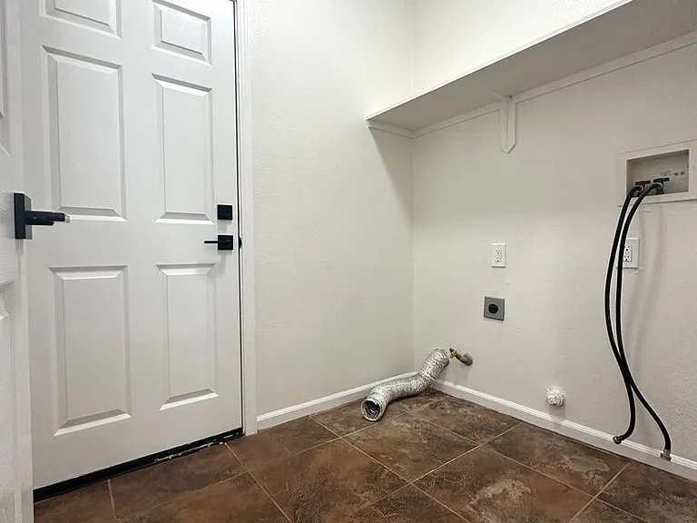 2608 Saint Andrews Dr — Photo 17