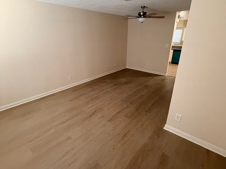 55 N Mar Vista — Photo 9