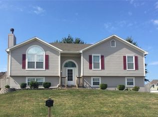 11320 N Summit St, Kansas City, MO 64155