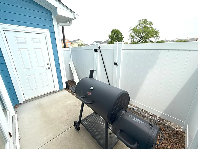 812 Moen Pl #A — Photo 15