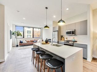 The Topaz, Chicago, IL 60657