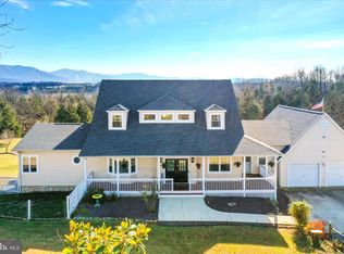 1050 Almond Dr, Luray, VA 22835