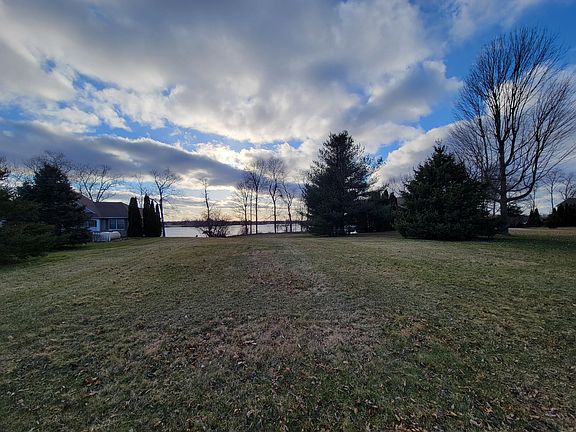 3rd image of Crystal Beach Dr Unit 19