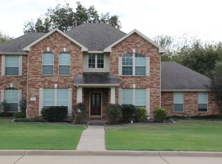107 Shady Trail Ln, Red Oak, TX 75154