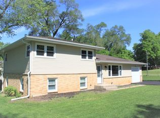 4215 E Wonder Lake Dr, Wonder Lake, IL
