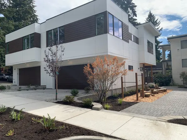 809 SW 156th St, Seattle, WA 98166