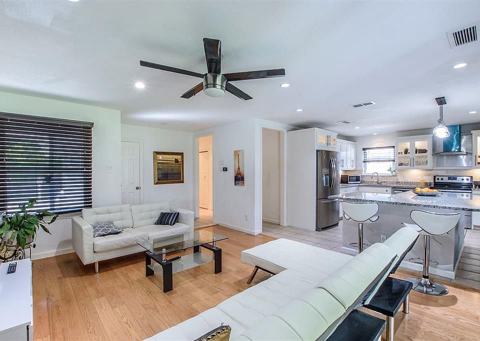 1st image of 9107 Clearwater Dr
