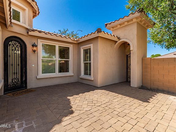 3rd image of 2299 E WISTERIA Drive