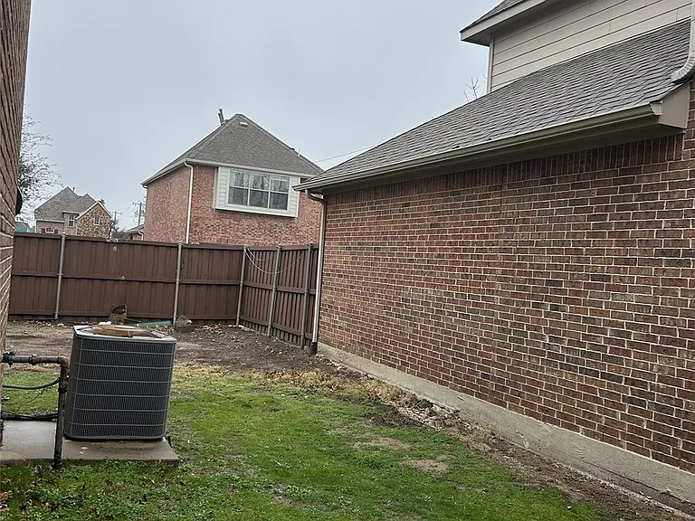 2148 Walnut Square Dr — Photo 18