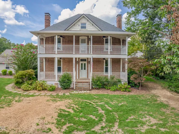 1506 Valley View Dr, Johnson City, TN 37601