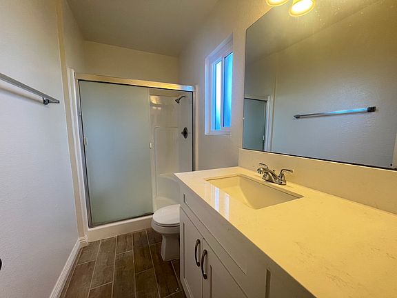 4th image of 14864 Pacific Ave #1