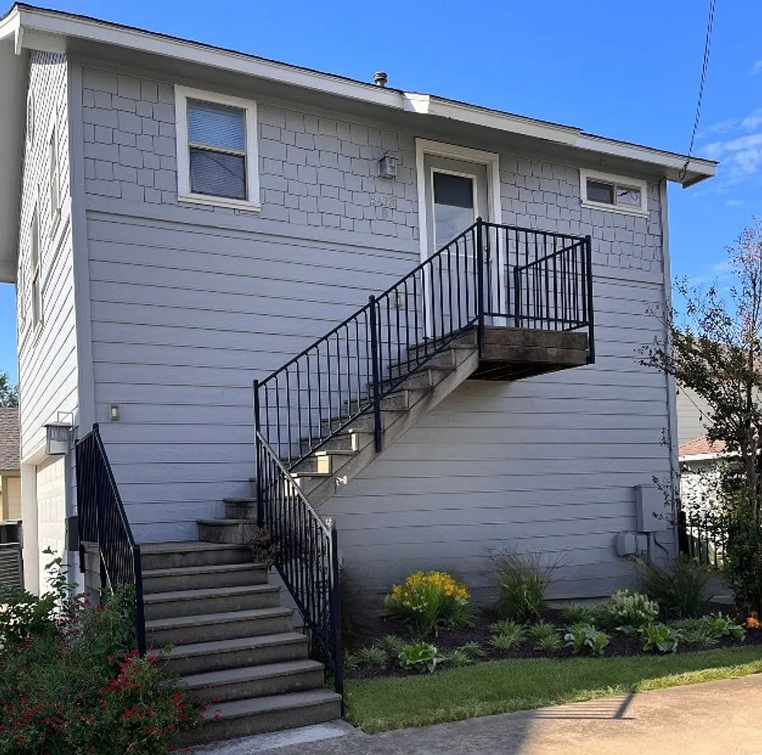 1bed/1bath Garage Apartment in Brentwood Neighborhood by UT — Photo 1