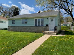 8050 W Grantosa Dr, Milwaukee, WI