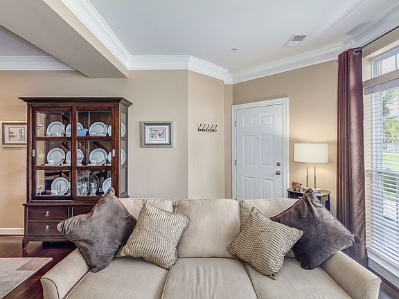 4th image of 5704 Callcott Way Unit E