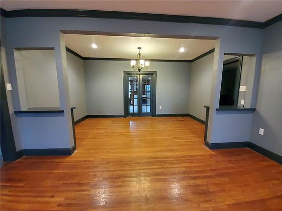 2nd image of 2221 2nd St