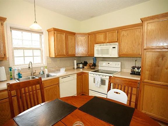 2nd image of 2156 Market Garden Ln